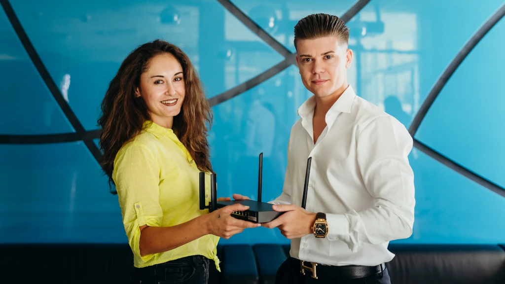 Why Your Business Needs a Hybrid Network Architecture